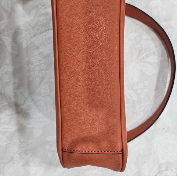 Guess shoulder bag with cross body chain - Picture 6 of 9